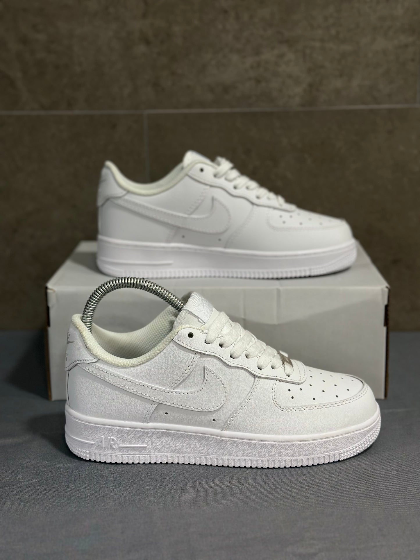 AF 1 WHITE