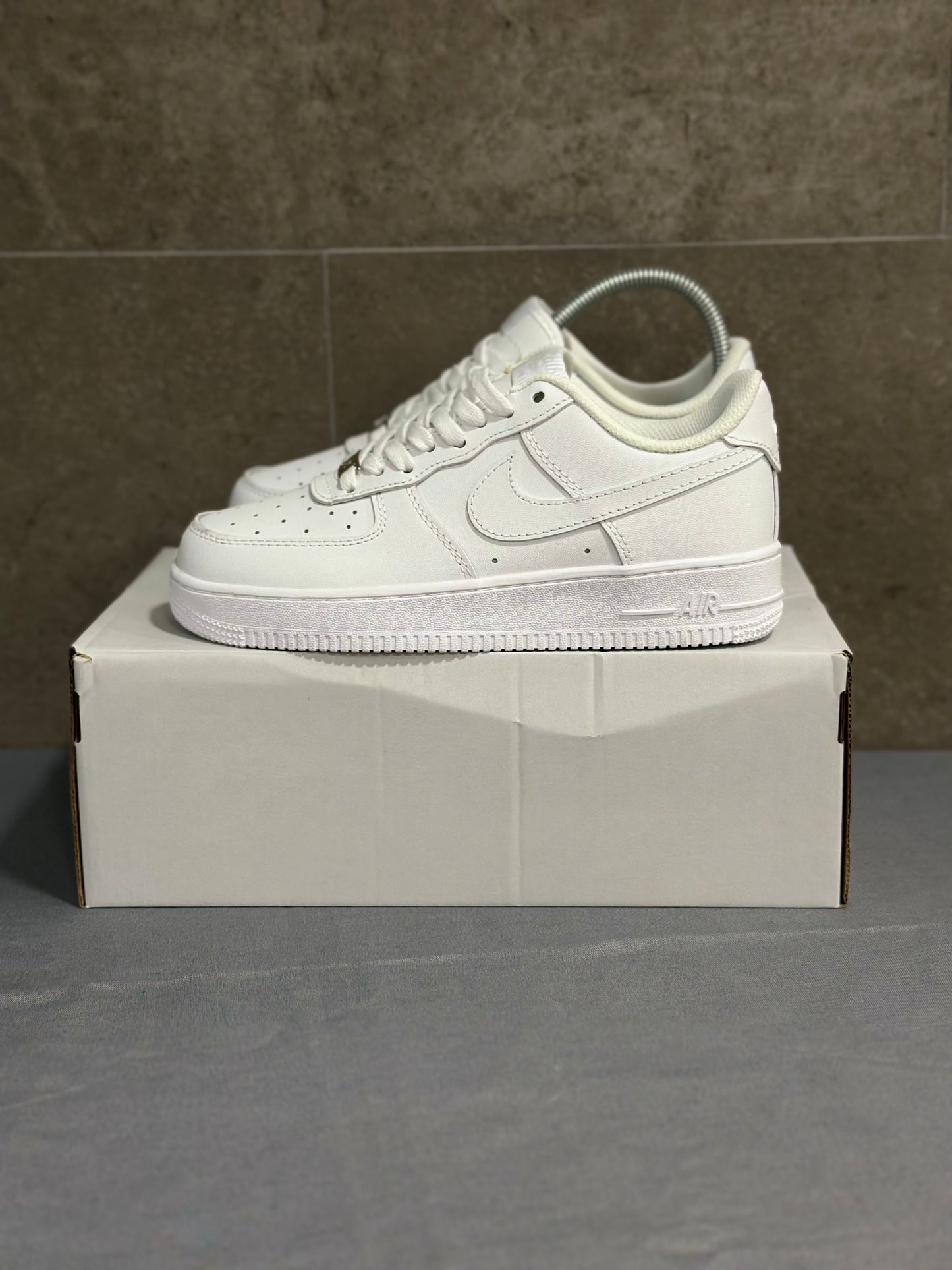 AF 1 WHITE